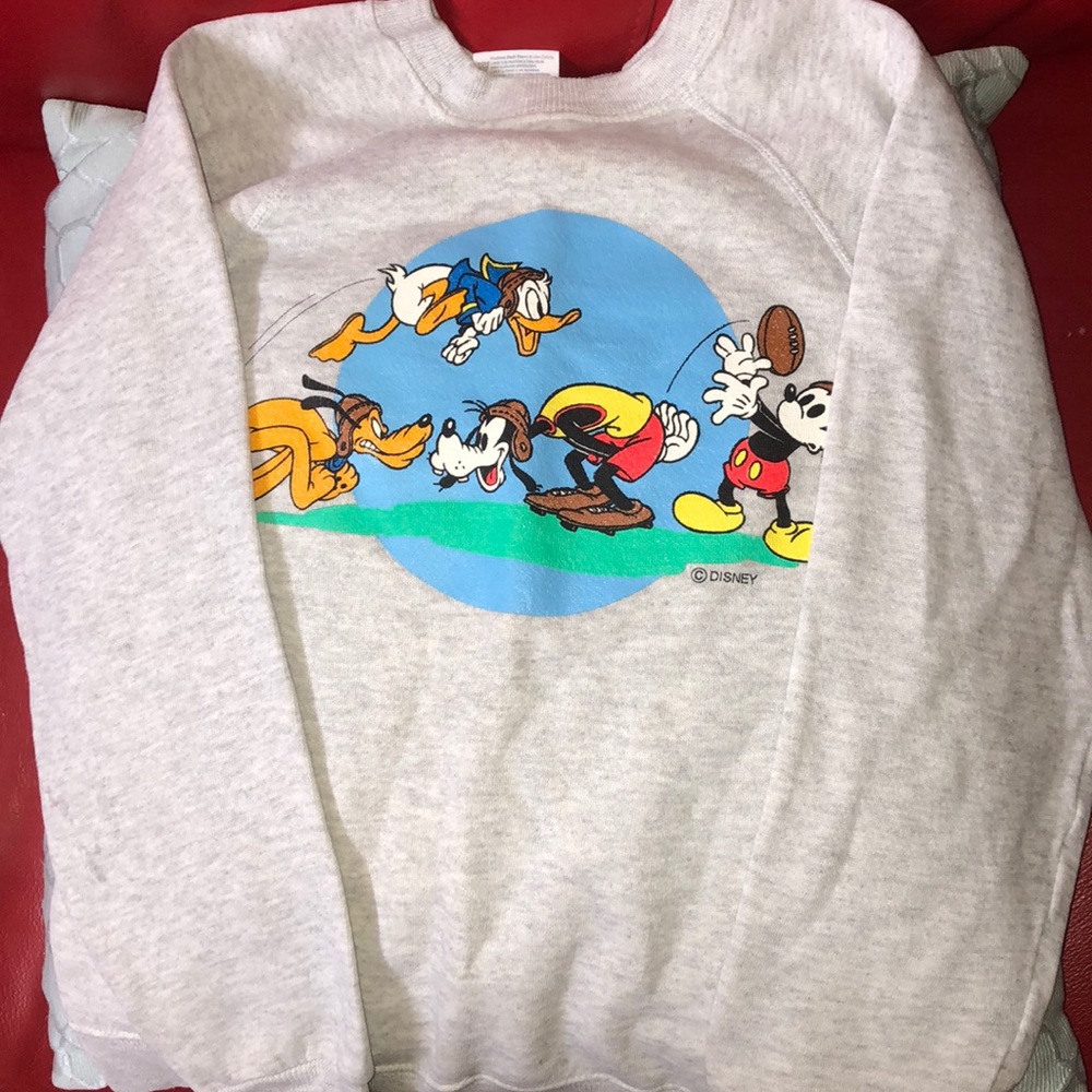Graphic Long Sleeve Sweatshirt